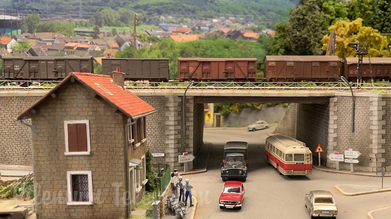 Une des plus belles et des plus grandes maquettes de trains miniatures en France - Le réseau H0 de Renaud Yver