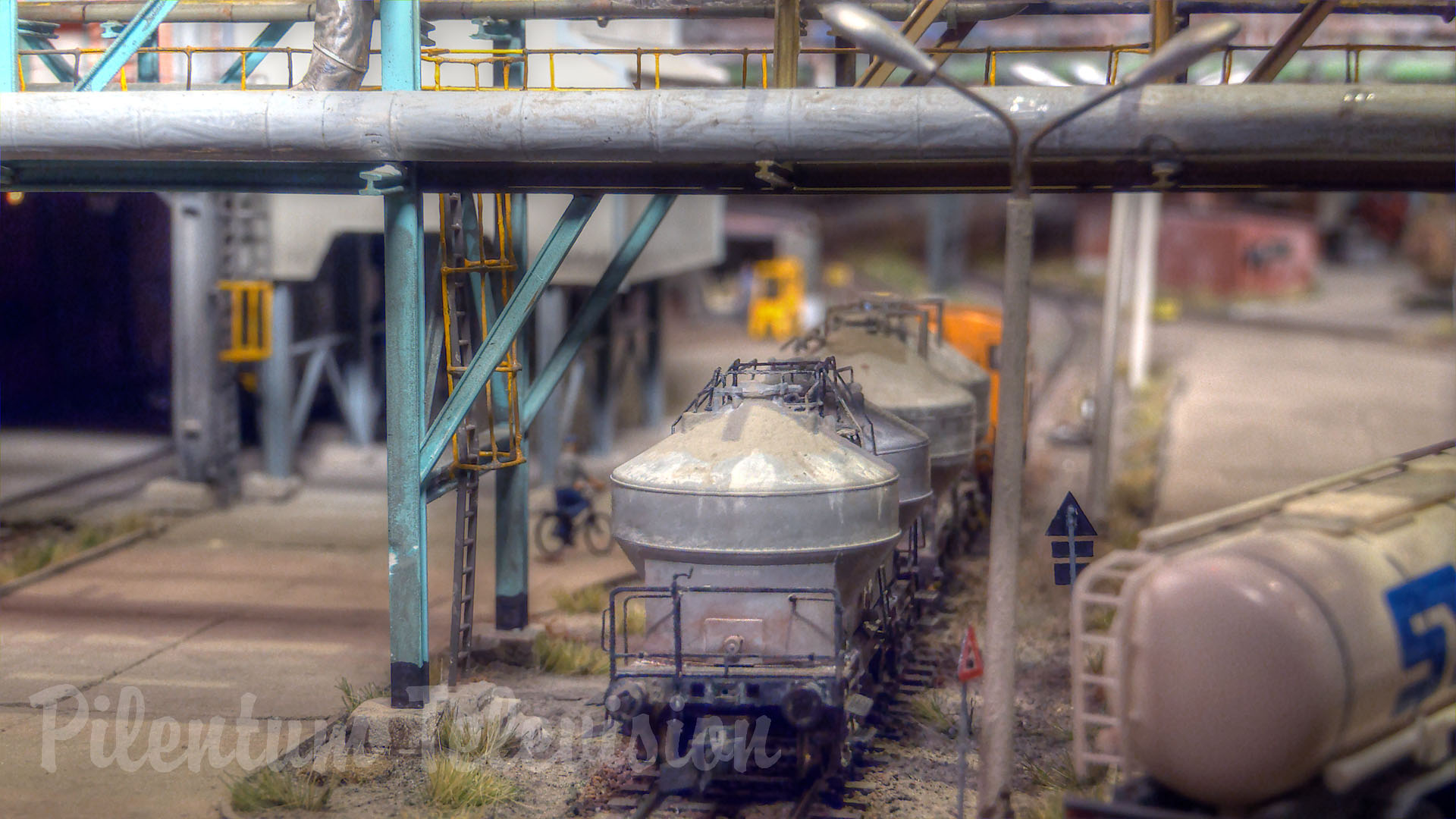 L’une des plus authentiques maquettes ferroviaires d’une usine chimique d’Allemagne de l’Est
