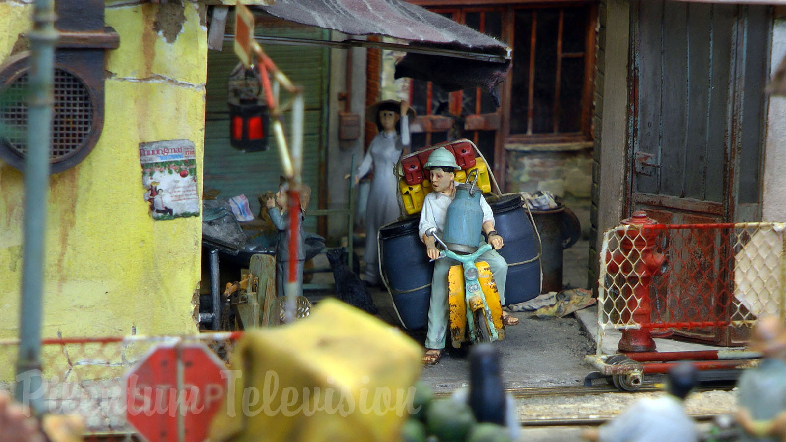 Diorama de trains miniatures du Marché de Mae Klong - Modélisme ferroviaire à son meilleur!