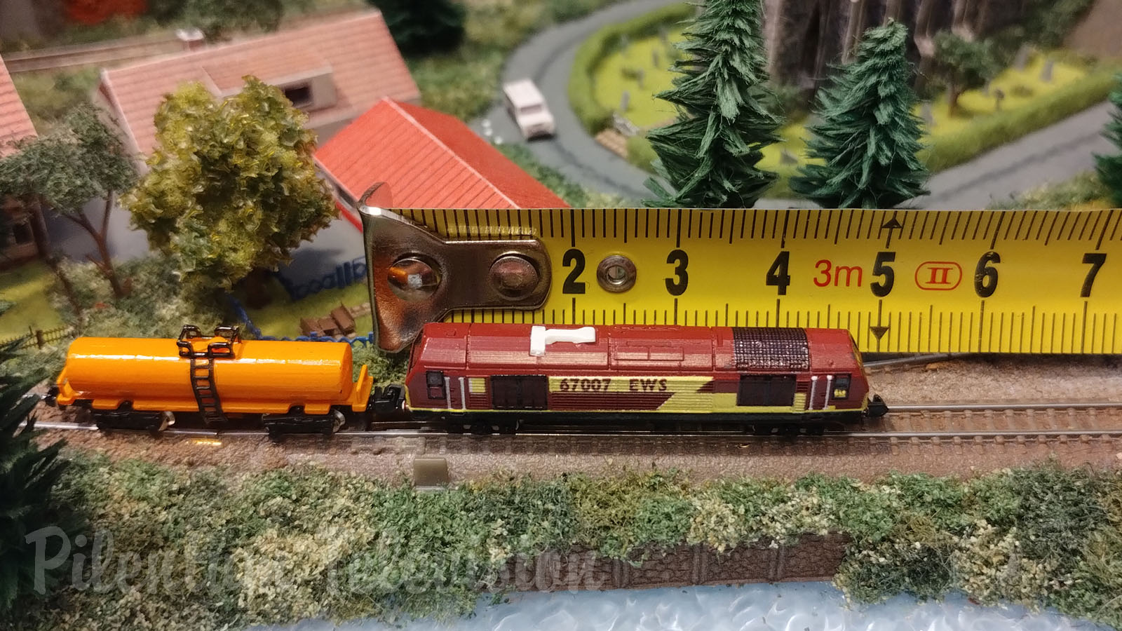 L’un des plus petits réseaux ferroviaires: Les micro trains miniatures à l’échelle 1/480 («T-Gauge»)