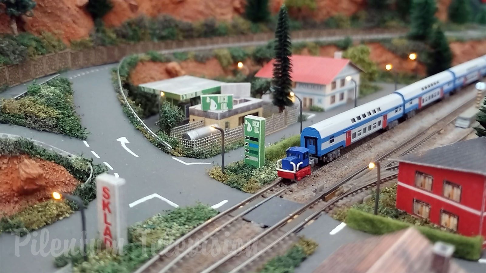 L’un des plus petits réseaux ferroviaires: Les micro trains miniatures à l’échelle 1/480 («T-Gauge»)