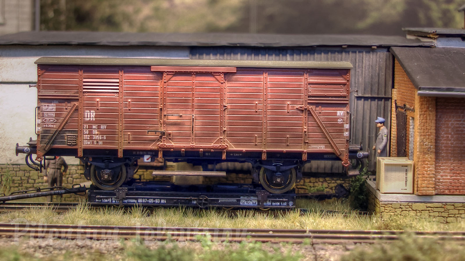 Magnifique maquette de train à vapeur des chemins de fer saxons à voie étroite