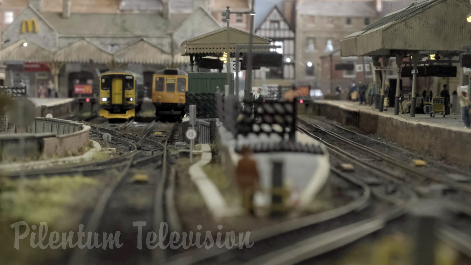 Modélisme ferroviaire britannique - Trains miniatures de Hornby et Bachmann