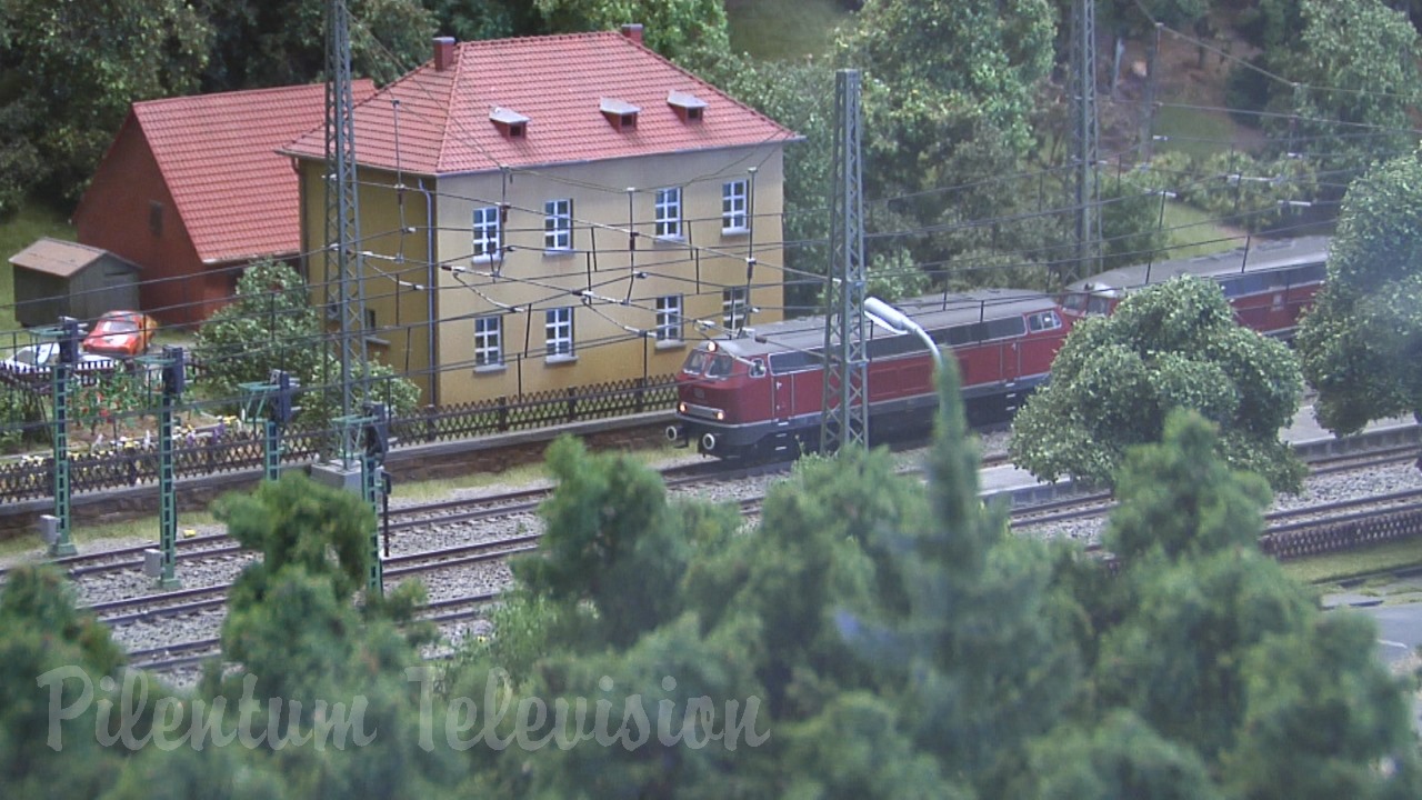 Superbe maquette de train en miniature à l'échelle H0
