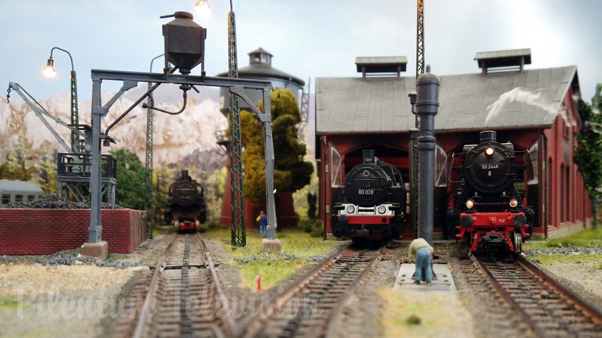 Trafic ferroviaire au dépôt pour locomotives à vapeur - Modèles réduits à l'échelle HO