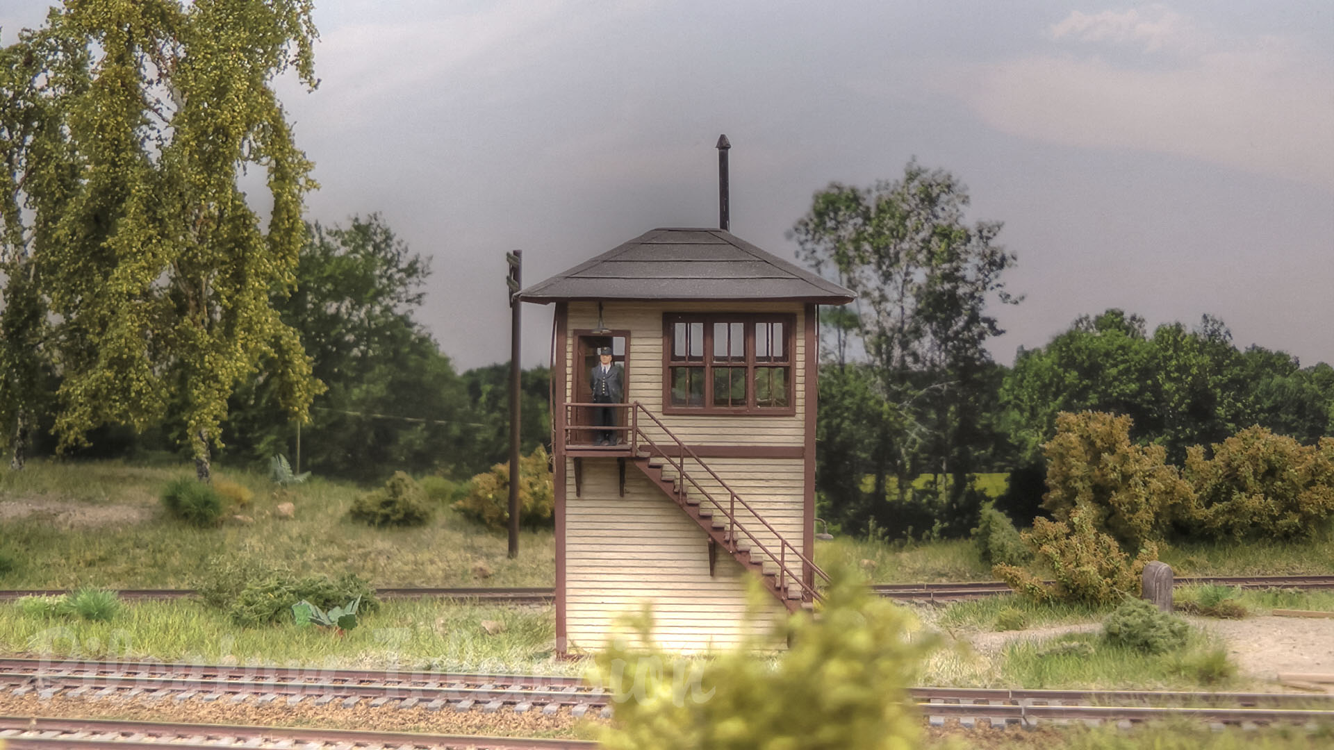 Trains miniatures à l’échelle HO - Cold Water Junction - Maquette ferroviaire et wagons diesel