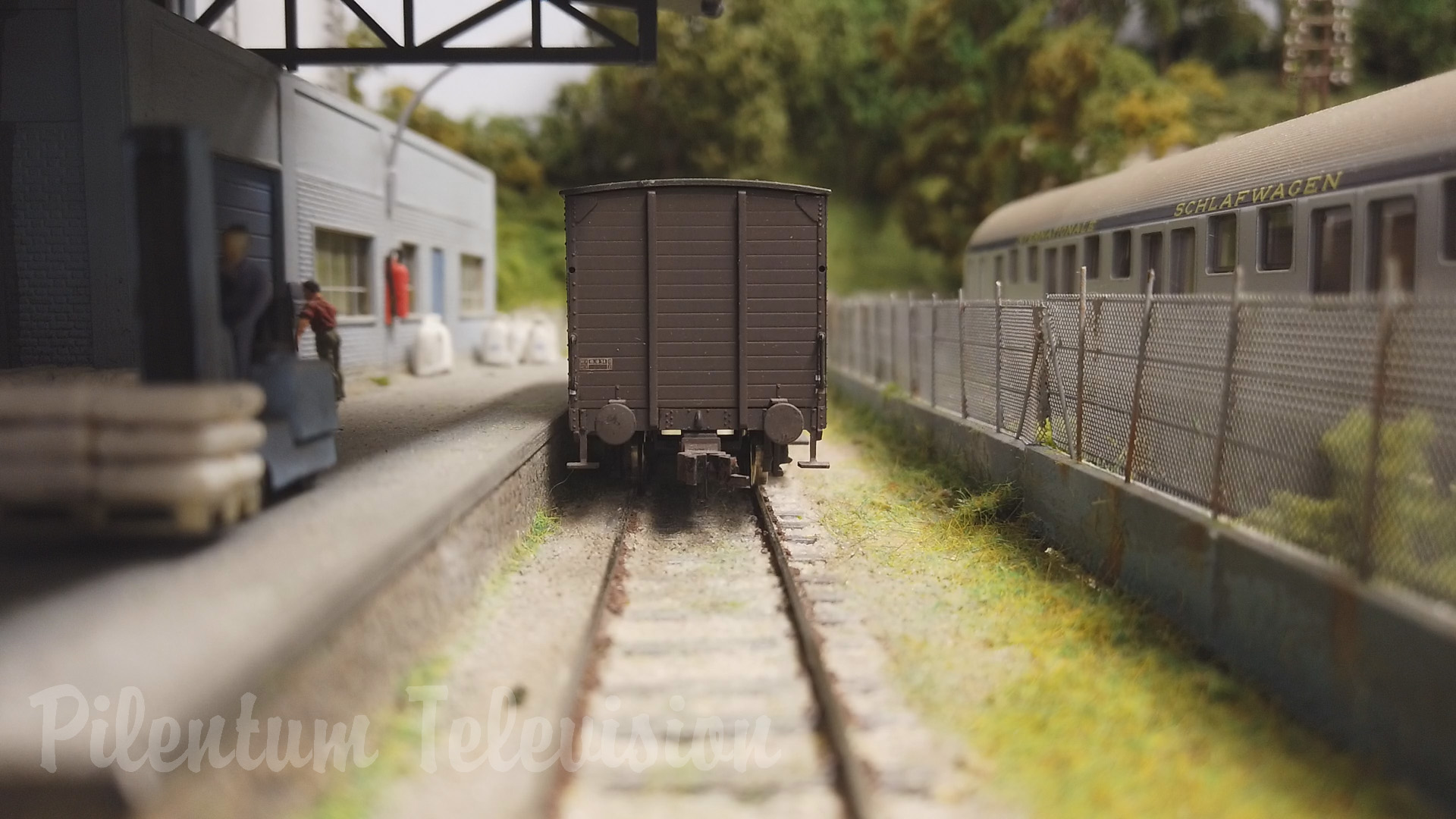 Une des plus belles maquettes de trains miniatures en France - Le réseau H0 de Renaud Yver